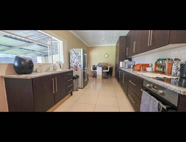 4 BEDROOM HOUSE FOR SALE IN ELSPARK